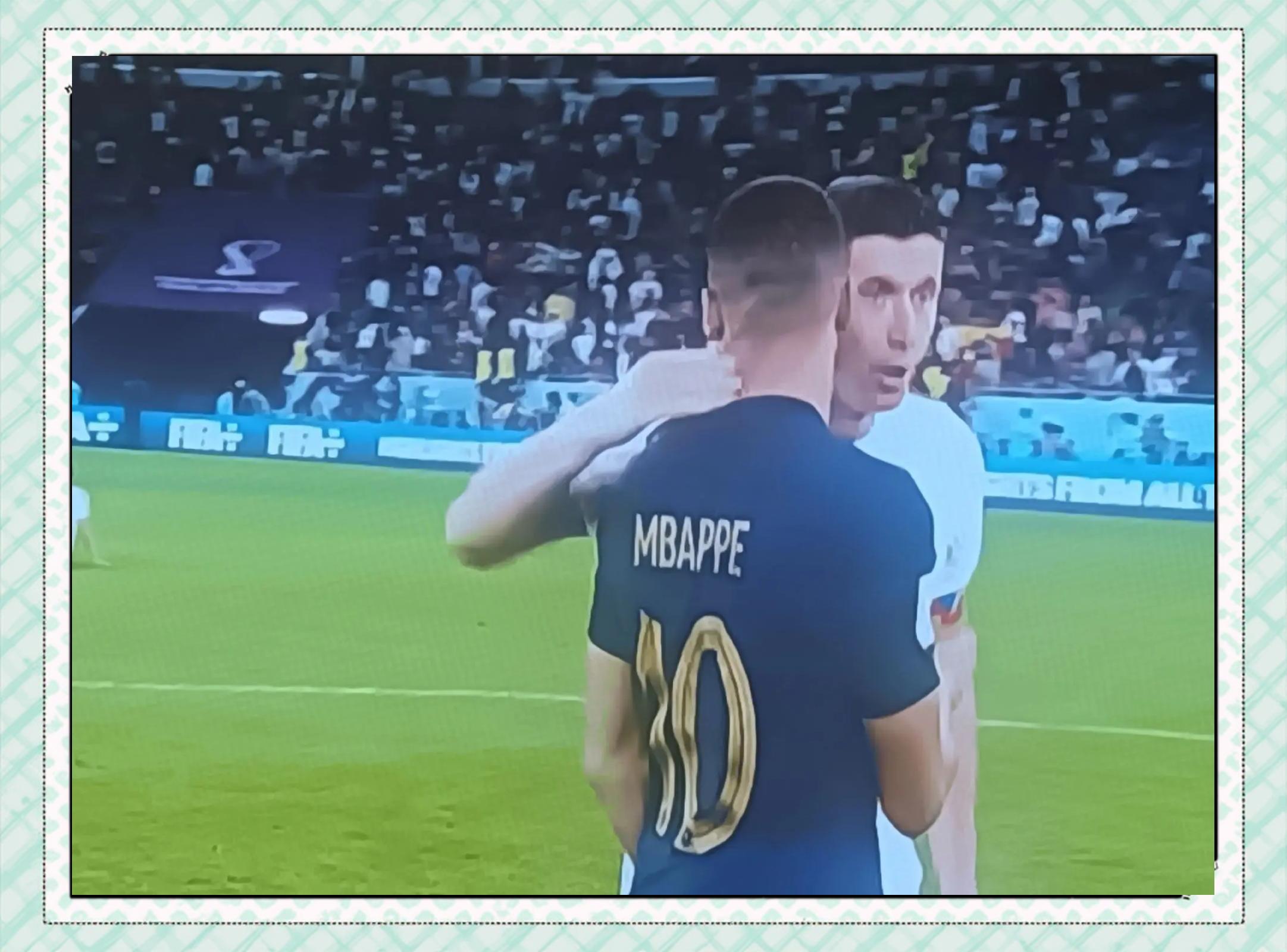 九游娱乐官网-包含比赛局势复杂引发热议！，姆巴佩在加拿大队比赛中夺冠全场沸腾不已的词条