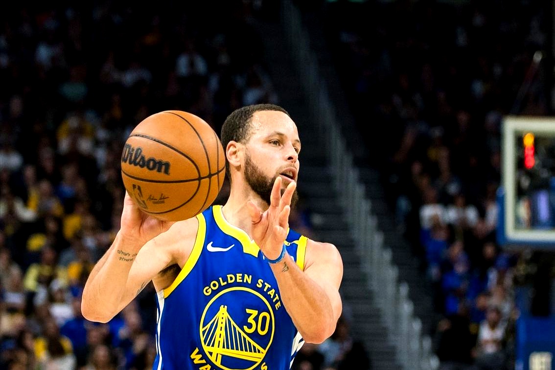 九游娱乐网页版-库里重要时刻出色防守，公牛带队取胜！引发球迷热议的简单介绍